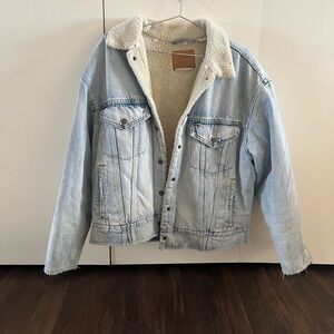 Levi's Oversized Denim Sherpa-Lined Jacket